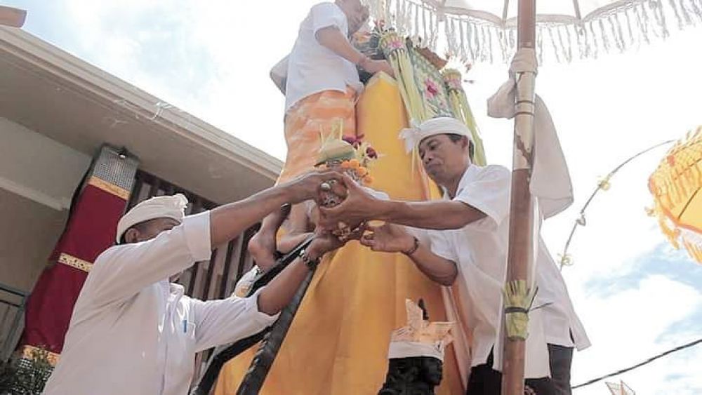 Pemelaspasan dan Piodalan Padmasari dan Perluasan Gedung Kantor Perbekel Desa Kesiman Kertalangu