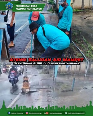 Dinas PUPR Kota Denpasar melakukan penanganan saluran air yang mampet di wilayah Dusun Kertagraha