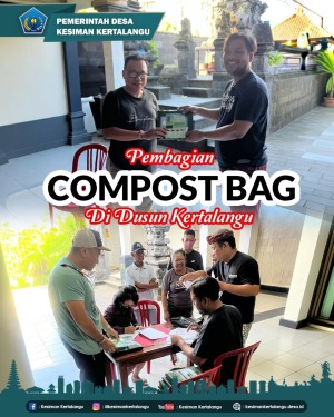 Pembagian Composter Bag secara langsung kepada warga Dusun Kertalangu